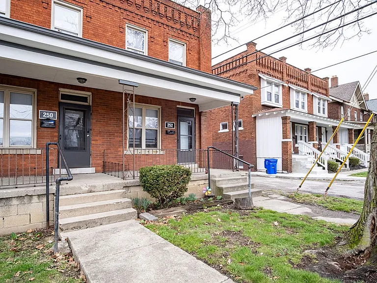 E 13th Ave 240-252 MLR — Photo 18
