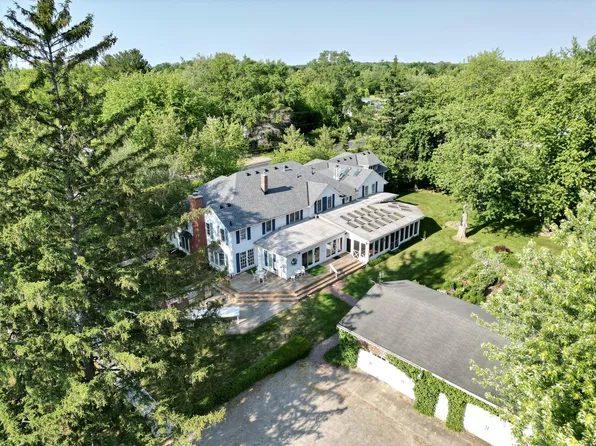 5682 Sawyer Rd, Sawyer, MI 49125