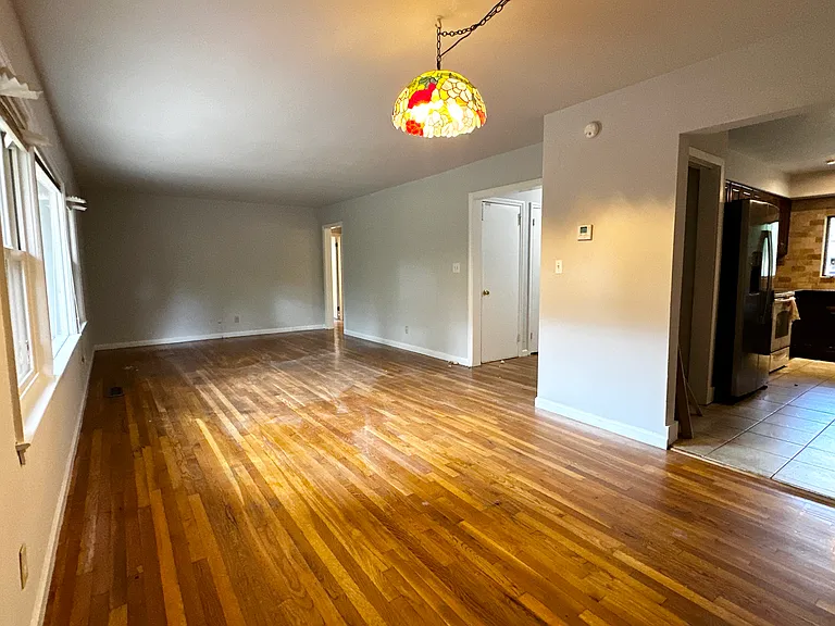 538 N Superior Ave — Photo 10
