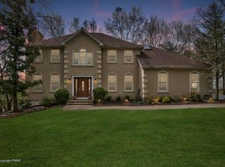 1808 Ryan Ln, Stroudsburg, PA 18360