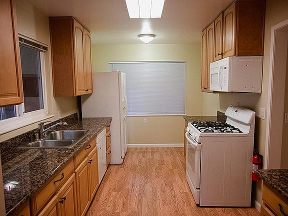 5th image of 156 N Central Ave APT 3