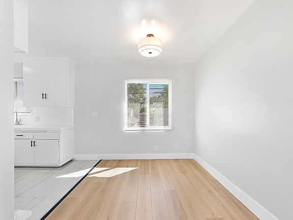 3rd image of 11126 Crenshaw Blvd APT 5