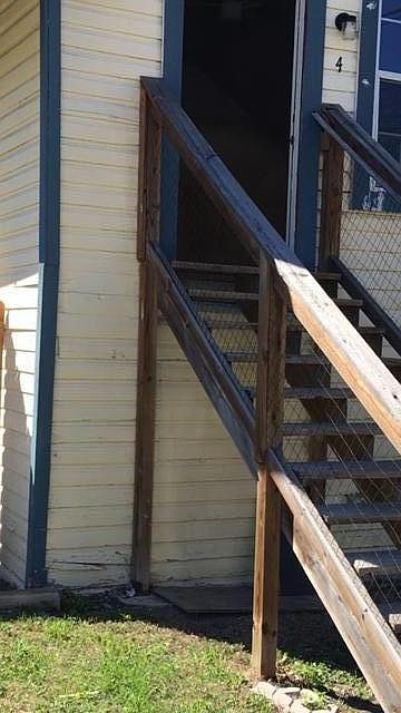 1st image of 1027 W Mistletoe Ave #4