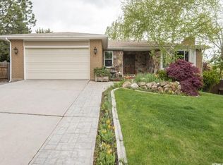 2404 E Hunts End Dr, Sandy, UT 84092