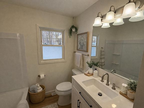 5th image of 712 Aldridge Dr