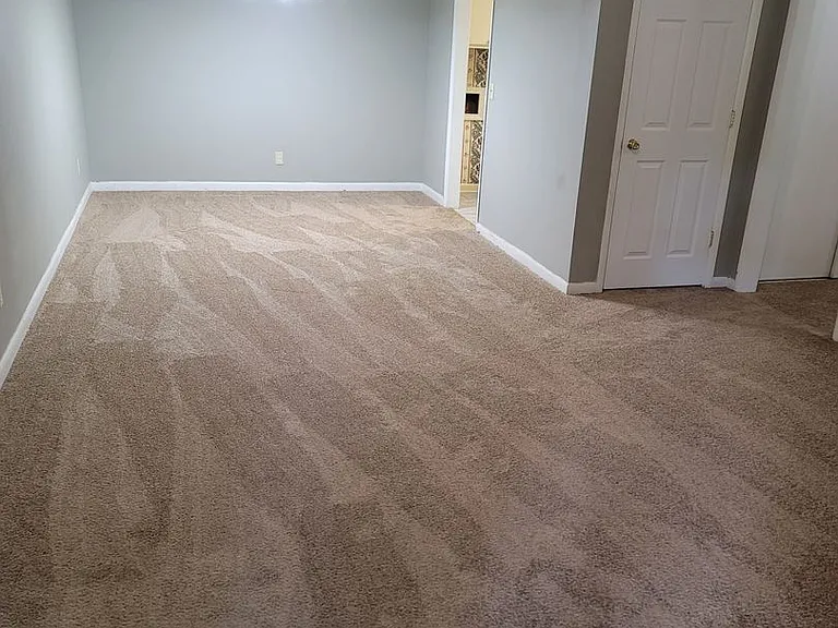 1704 Ashford Ln — Photo 3