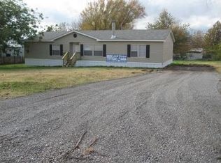 706 S Gardner Ave, Wynnewood, OK 73098