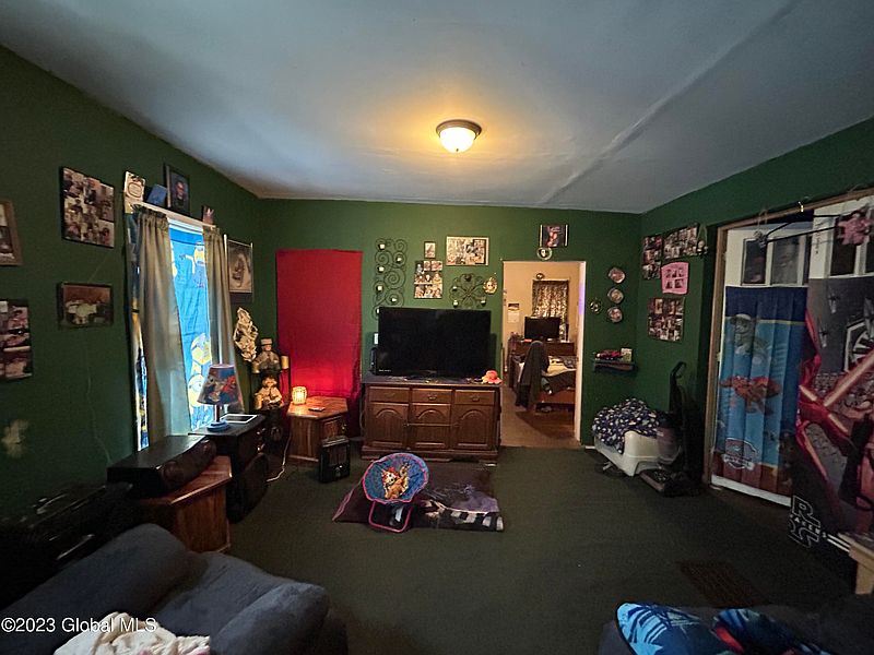 3rd image of 42 Burr Street