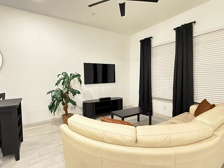 6137 Blythe Dr — Photo 7