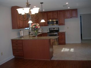 1127 Robb Street Ext E #E, Summit, MS 39666