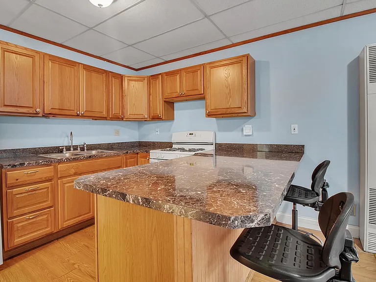 62 Clay St — Photo 5