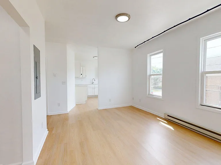 2550 Elyria Ave — Photo 66