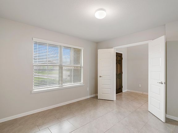 3rd image of 5611 Cedar Crescent Ct