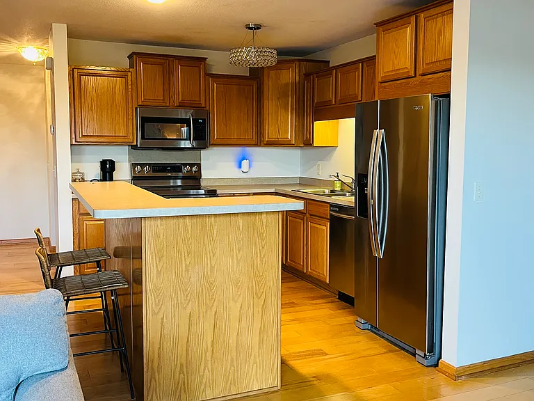 616 Shardlow Ln NE — Photo 6