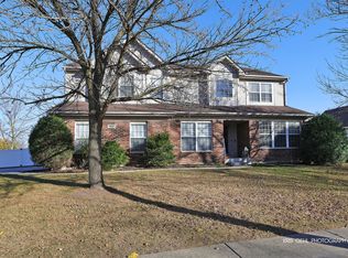 415 Kingsport Dr, Gurnee, IL 60031