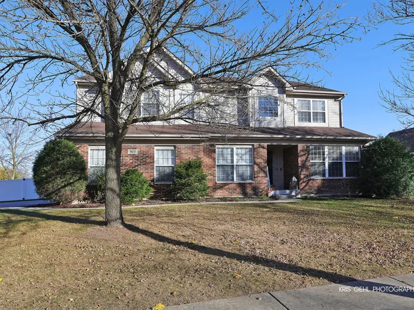 415 Kingsport Dr, Gurnee, IL 60031