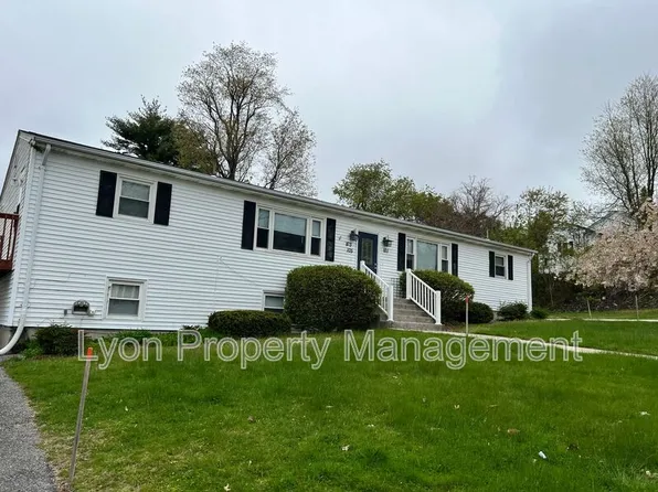 103 Enfield St, Johnston, RI 02919