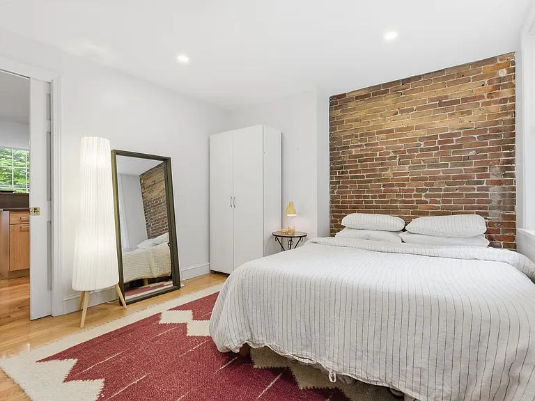 4 Derne St #2 — Photo 17
