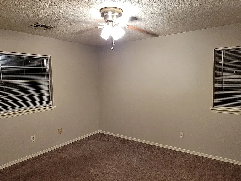 2908 Kathy Ln — Photo 6