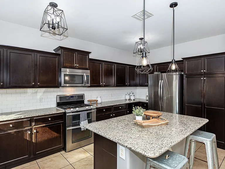 6577 E 34th Ln — Photo 11