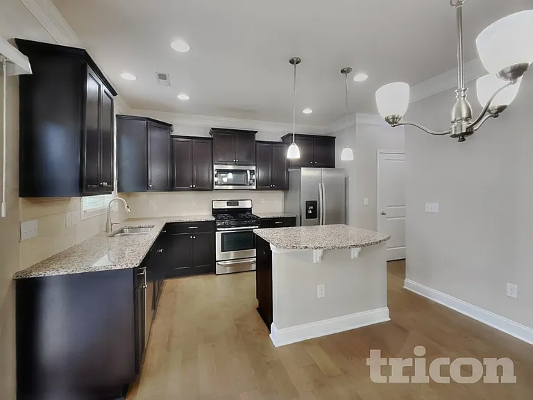 7553 Poplar Meadow Ln — Photo 5