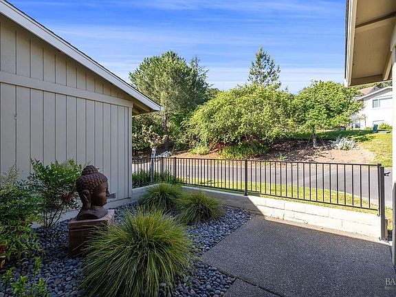 4th image of 7193 Overlook Drive