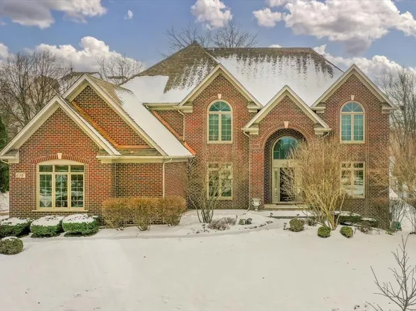 616 Pottawatomie Trl, Batavia, IL 60510