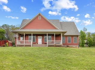 2390 Tinkling Spring Rd, Stuarts Draft, VA 24477