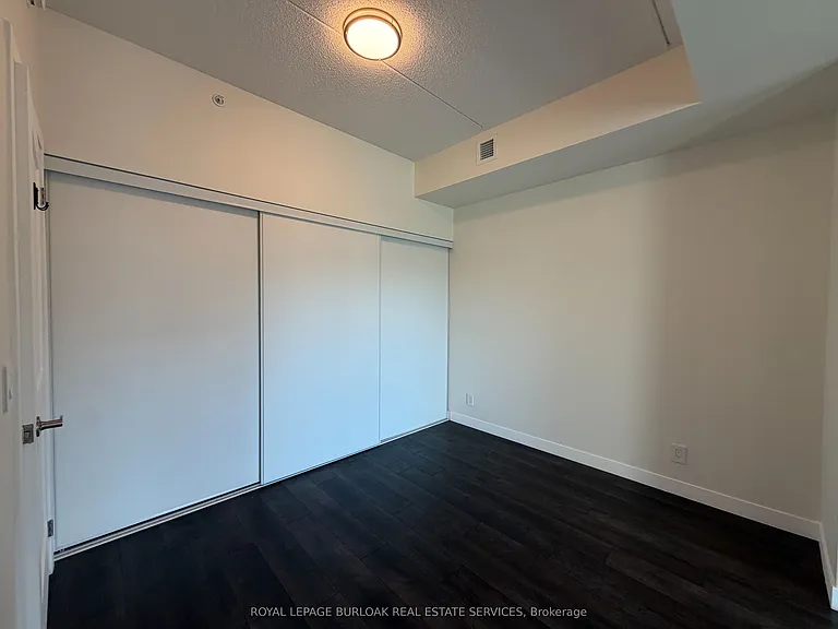15 Queen St S #701 — Photo 10