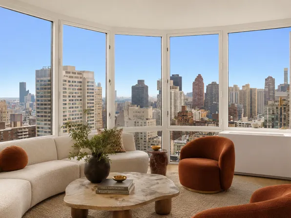 400 East 84th Street image 1 of 8