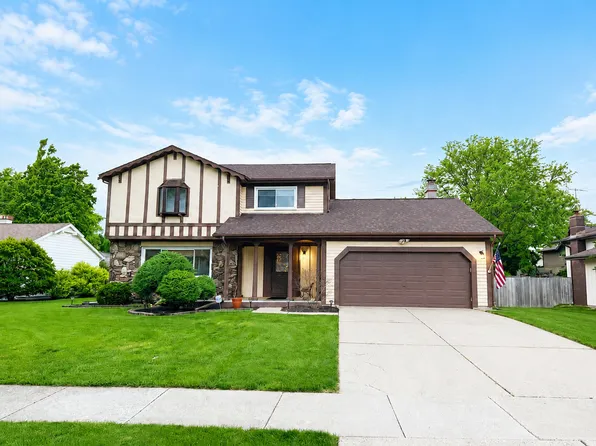 229 Terrance Dr, Naperville, IL 60565