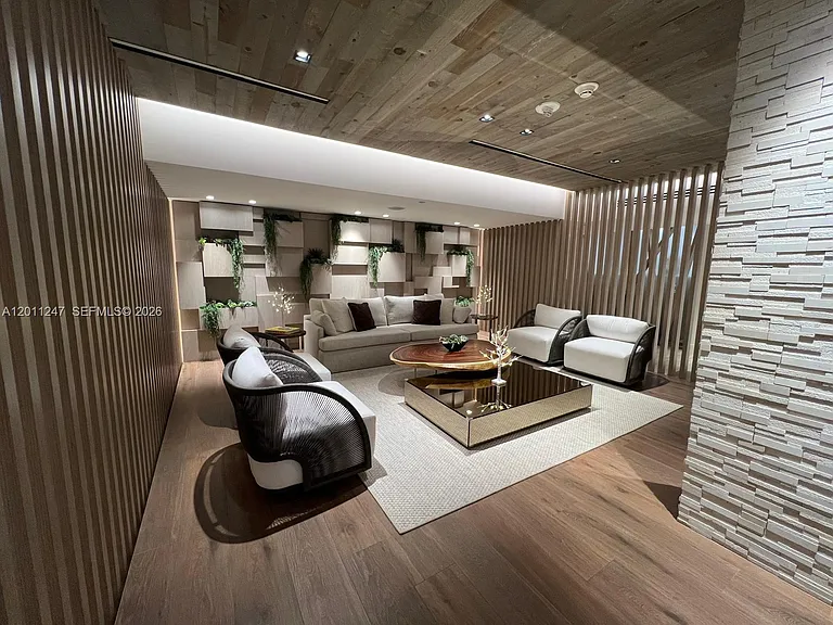 2301 Collins Ave #632 — Photo 4
