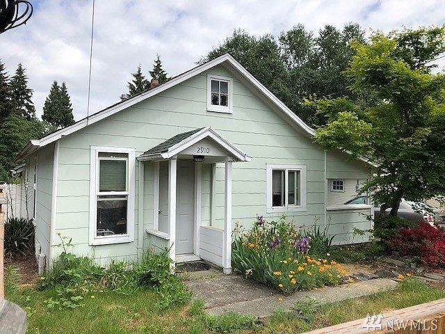 1st image of 2910 18th Ave SE