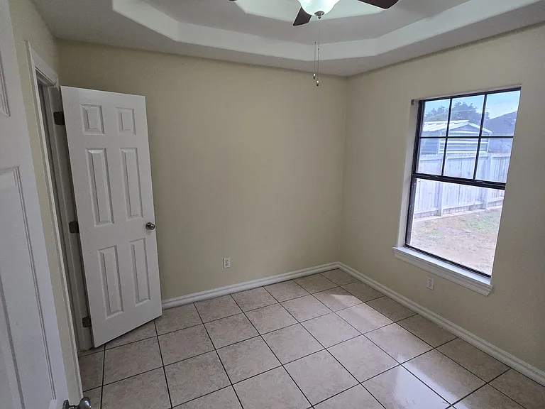 3297 Los Arcos Cir — Photo 18