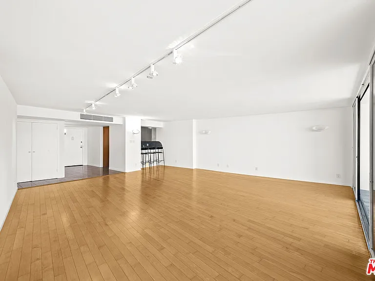 4316 Marina City Dr #1033 — Photo 14