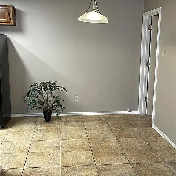 830 Mica Ln — Photo 5
