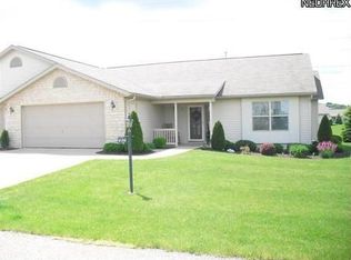 616 Pond View Cir NW, Strasburg, OH