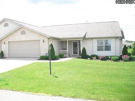 616 Pond View Cir NW photo 1