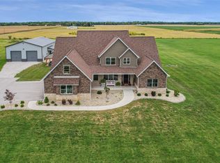 1932 Elizabeth Rd, Staunton, IL 62088