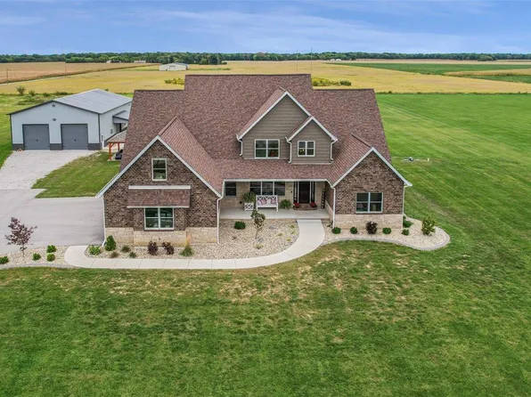 1932 Elizabeth Rd, Staunton, IL 62088