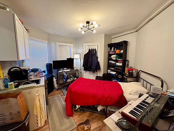 3rd image of 16-20 Westland Ave #402