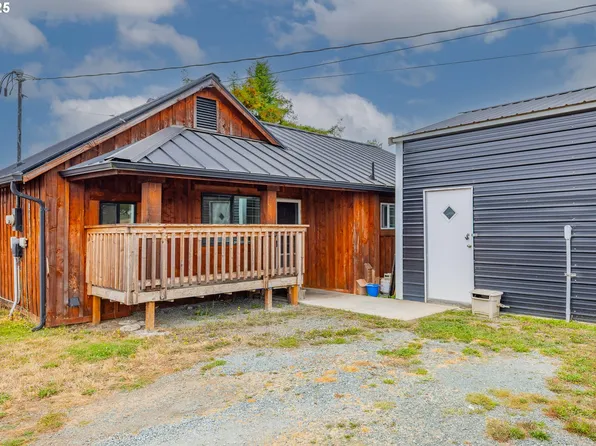 2049 Roseburg Rd, Myrtle Point, OR 97458