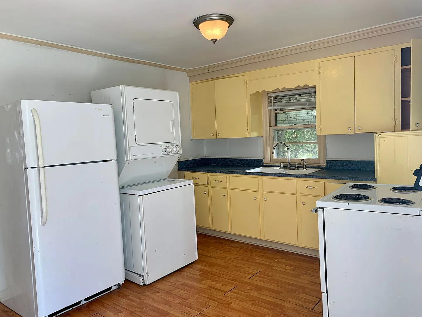 Promise Land North -- Charming 3 bedroom home in heart of Historic Walking District Downtown More... — Photo 3