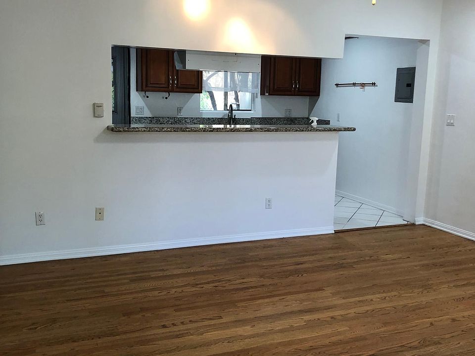 1st image of 2426 20th St APT B