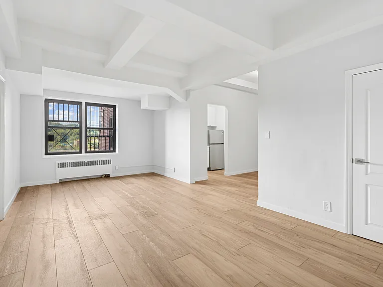 1985 Sedgwick Ave #GD — Photo 1