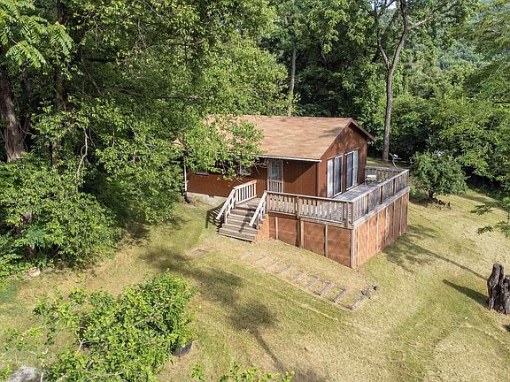 3rd image of 19 Cedar Top Ln