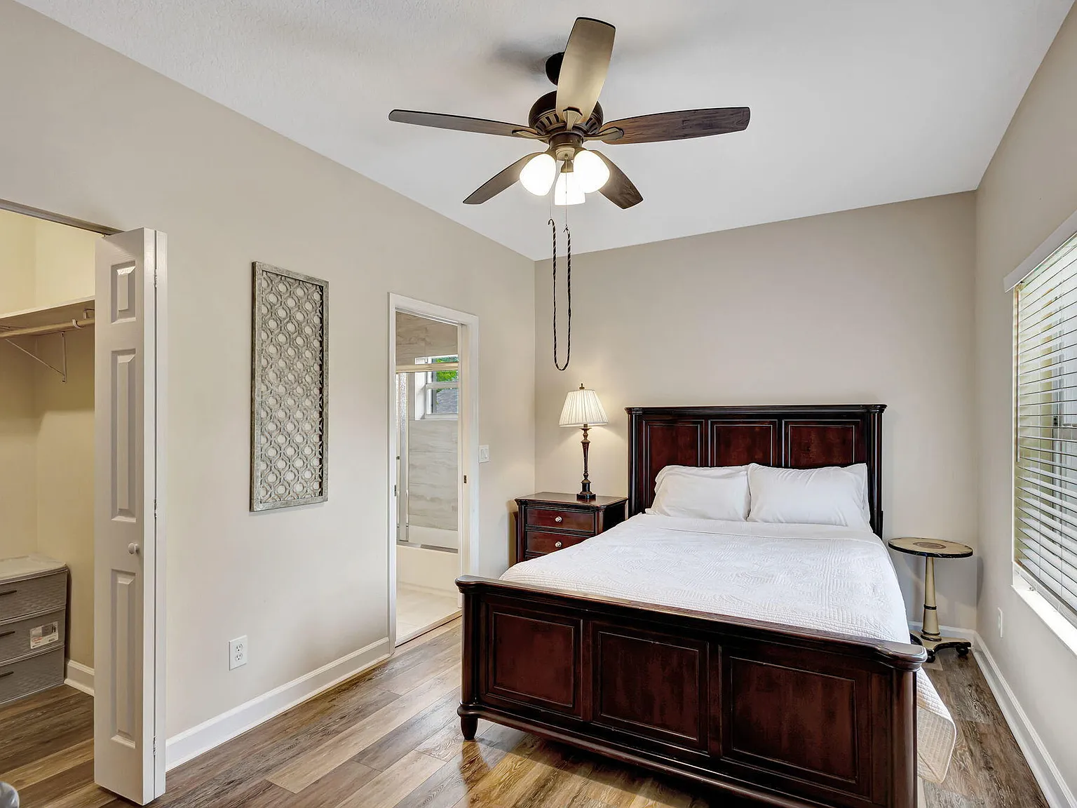 3 bed, 2.5 bath, 1536 sqft, $2,400 — Photo 3