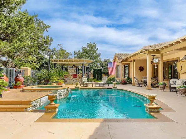 3349 Mendenaro Ct, Fallbrook, CA 92028