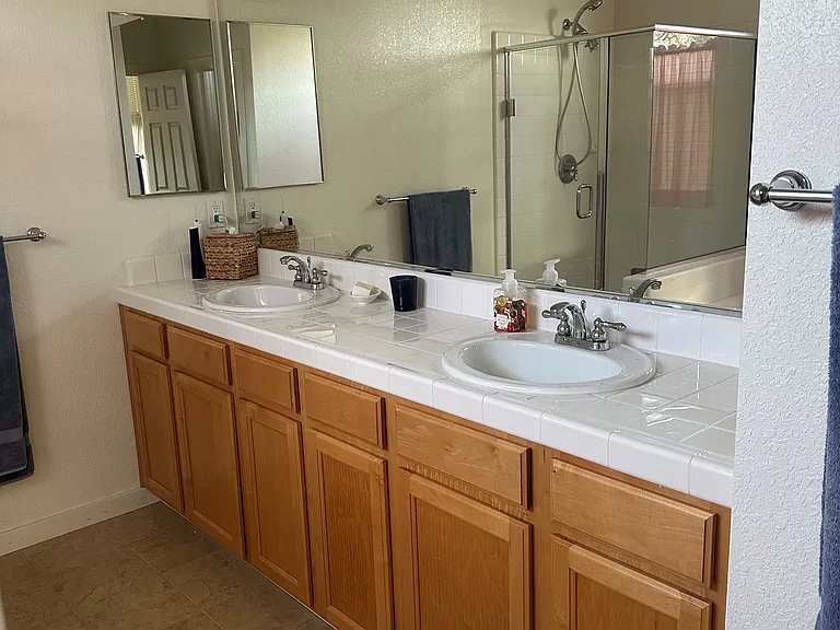 515 Rosebush Ct — Photo 7