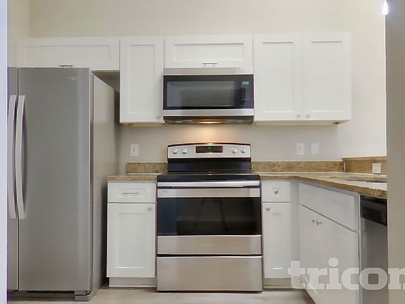 4th image of 1623 Chatham Cir